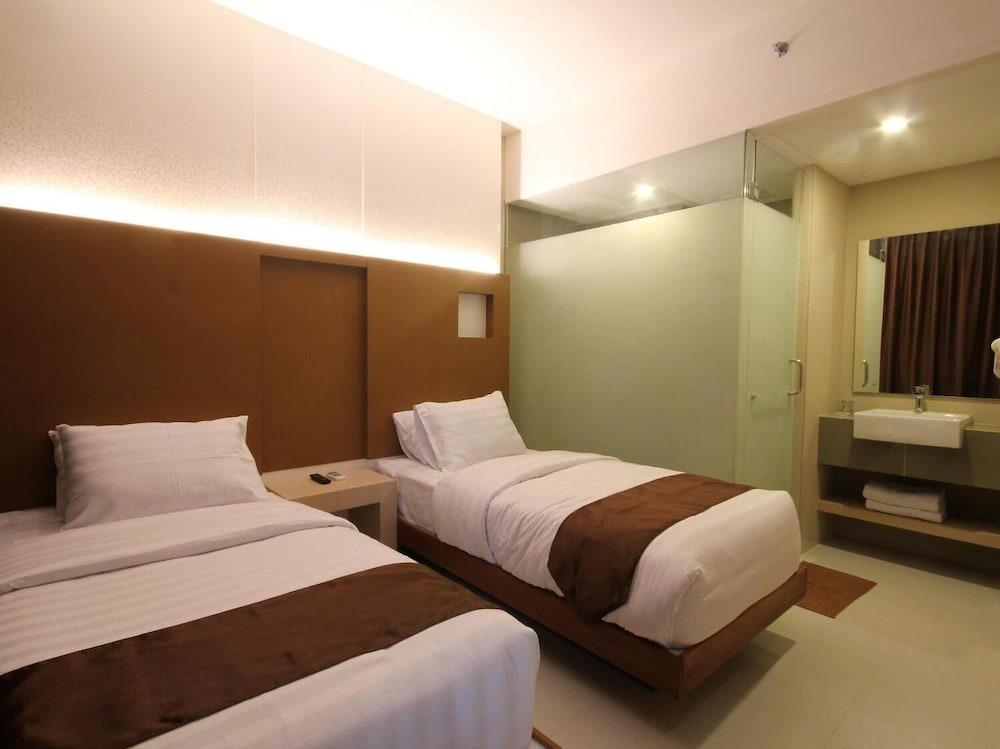 Os Hotel Airport Batam Dış mekan fotoğraf