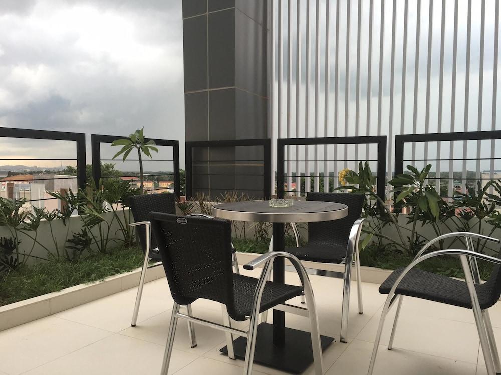 Os Hotel Airport Batam Dış mekan fotoğraf